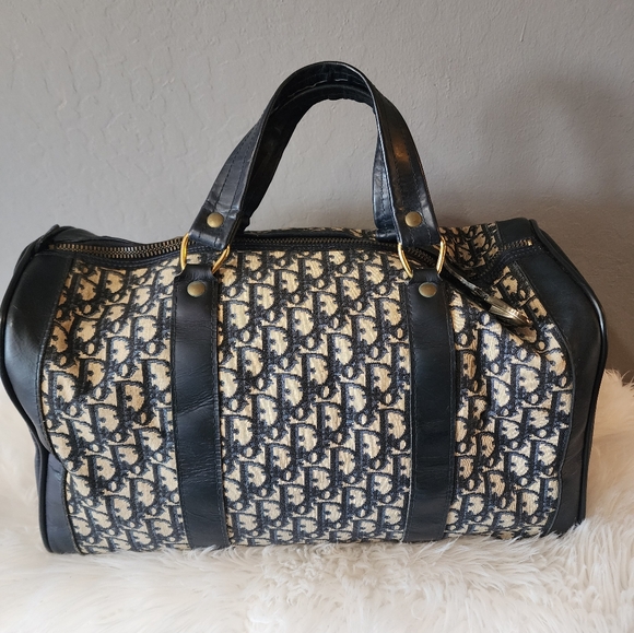 ✨️Dior✨️ duffel bag with leather trim. - Picture 3 of 16